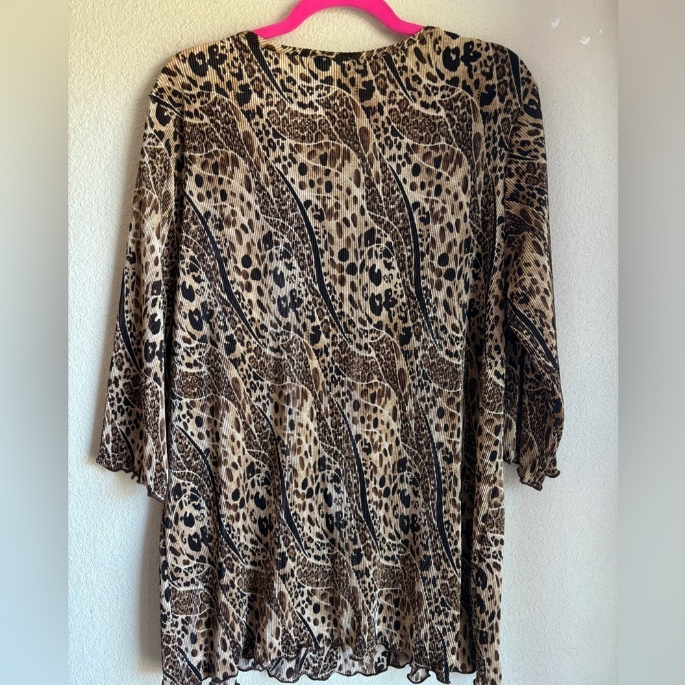 Maggie Barnes Crinkle Pleated Crepe Leopard Animal Print 3/4 Sleeve Blouse 1X - Picture 9 of 10